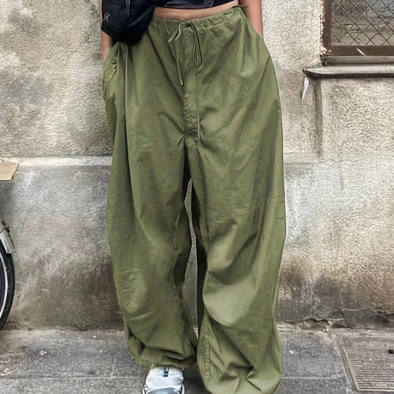 Versatile Y2K Polyester Cargo Pants for Women - All-Season, Pocket Detail, Non-Elastic